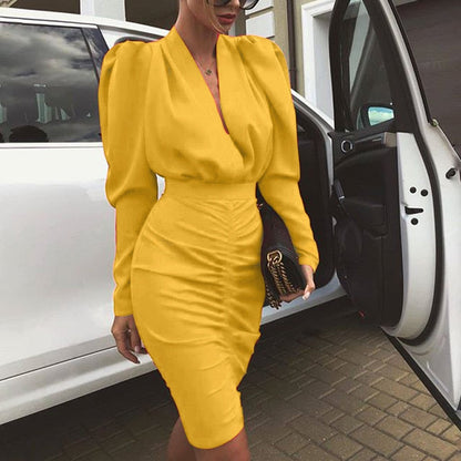 Well Tailored Dress with a Graceful Silhouette