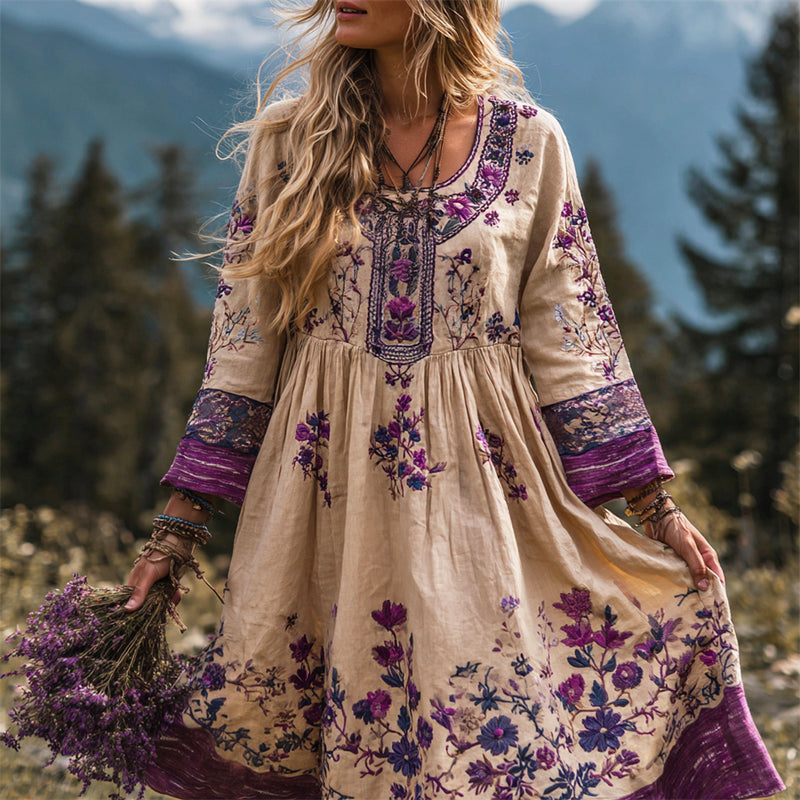 Classic Vintage Dress with a Flattering Fit