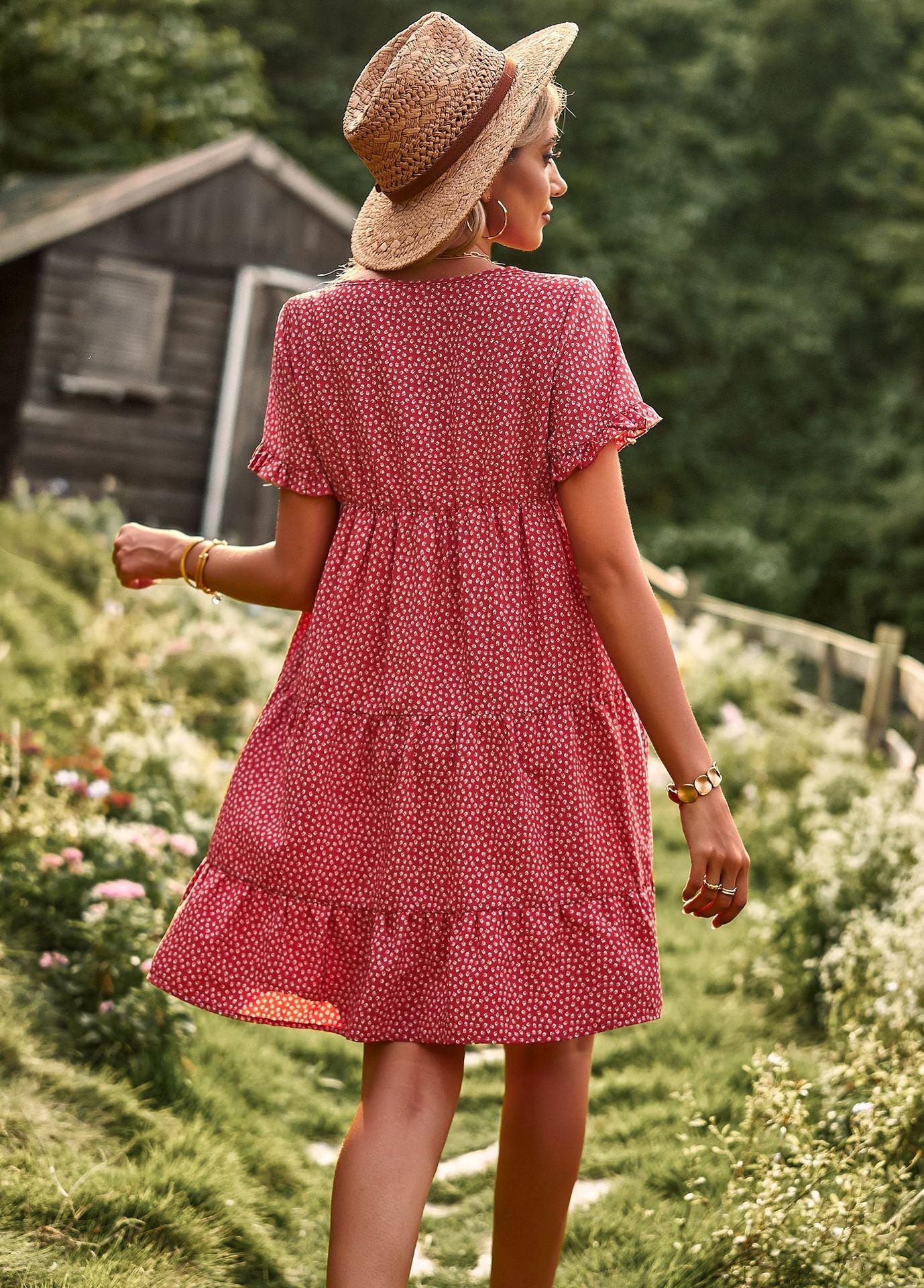 Gracefully Styled Dress for Any Occasion