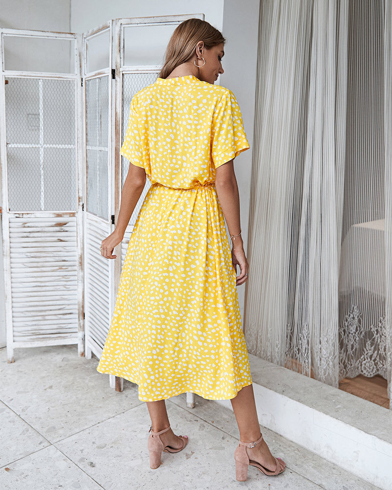 Well Tailored Dress with a Graceful Silhouette