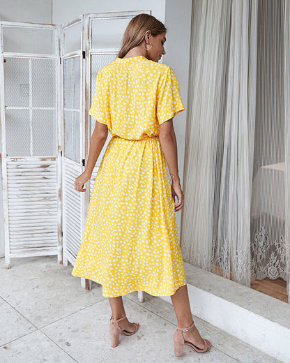 Well Tailored Dress with a Graceful Silhouette