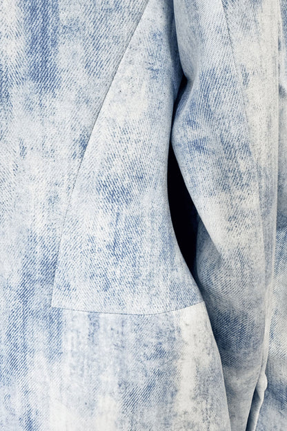 Beautifully Finished Garment in a Timeless Design