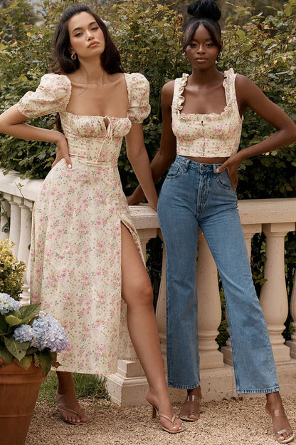 Classic Vintage Dress with a Flattering Fit