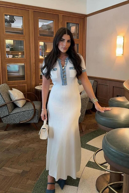 Beautifully Finished Dress in a Timeless Design
