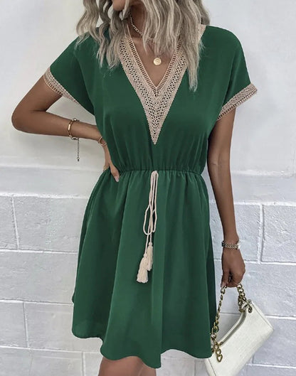 Effortlessly Elegant Dress with a Timeless Design