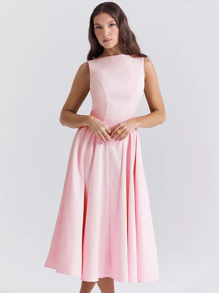 Beautifully Finished Dress in a Timeless Design