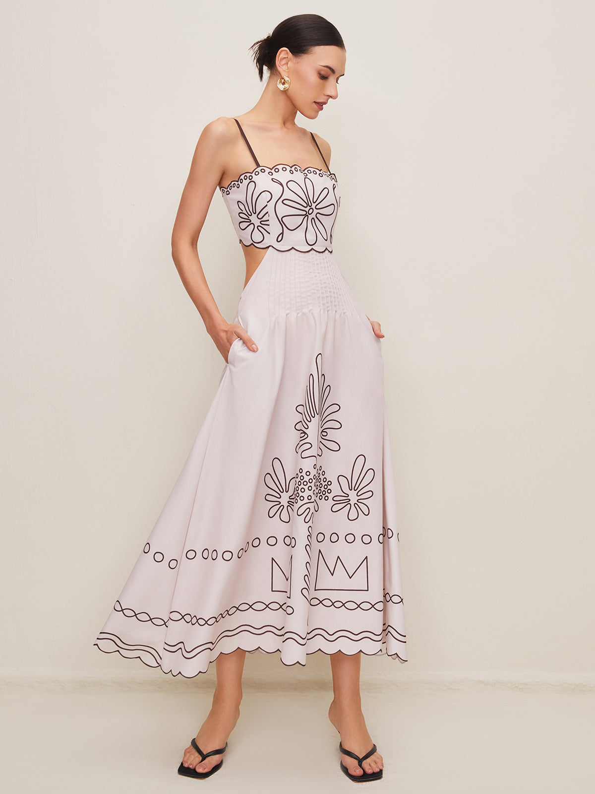 Classic Vintage Dress with a Flattering Fit