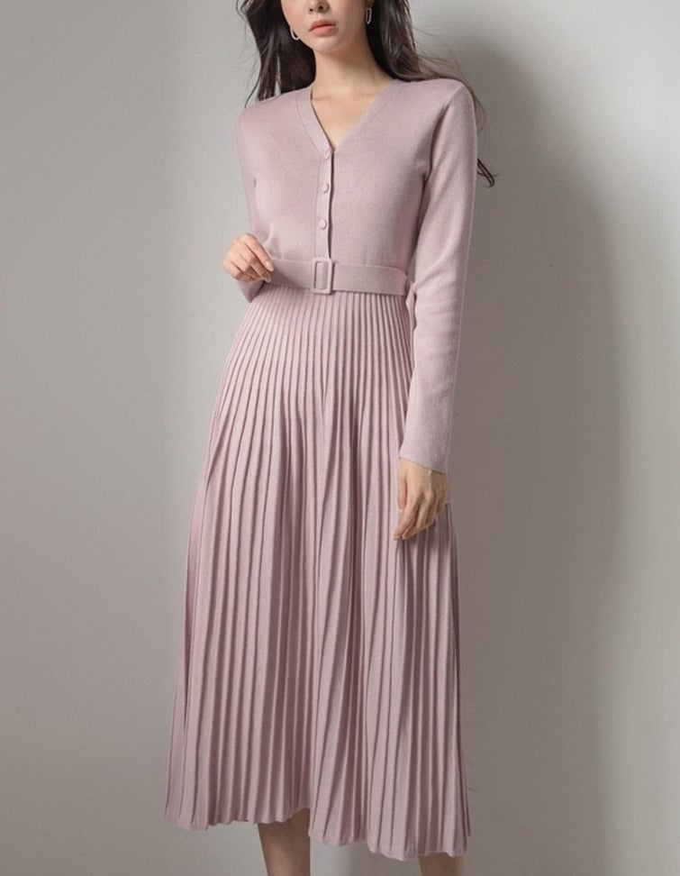 Well Tailored Dress with a Graceful Silhouette