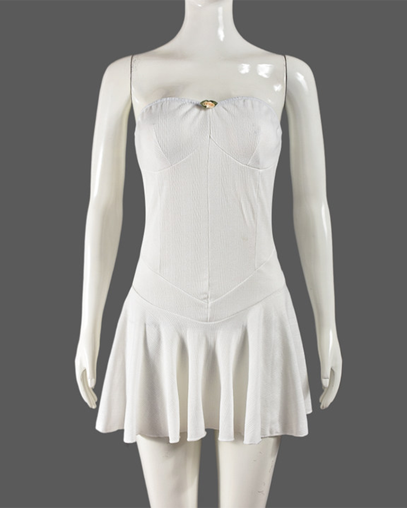 Well Tailored Dress with a Graceful Silhouette