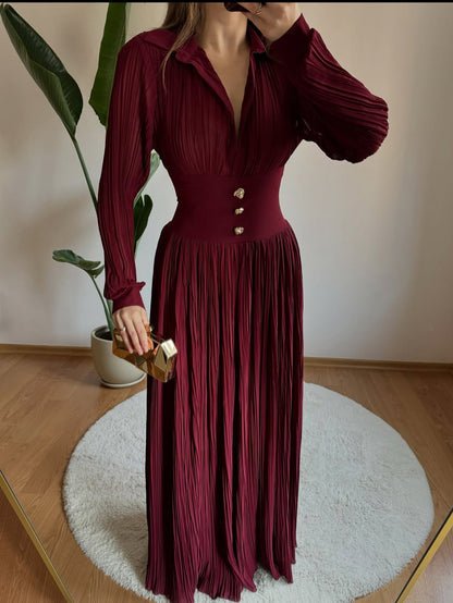 Classic Vintage Dress with a Flattering Fit