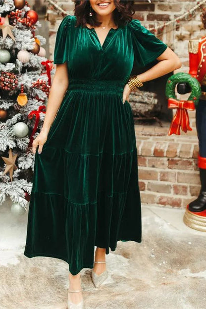 Effortlessly Elegant Dress with a Timeless Design