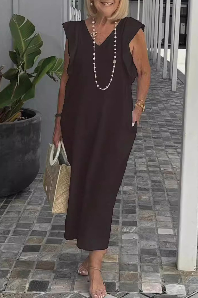 Beautifully Finished Dress in a Timeless Design