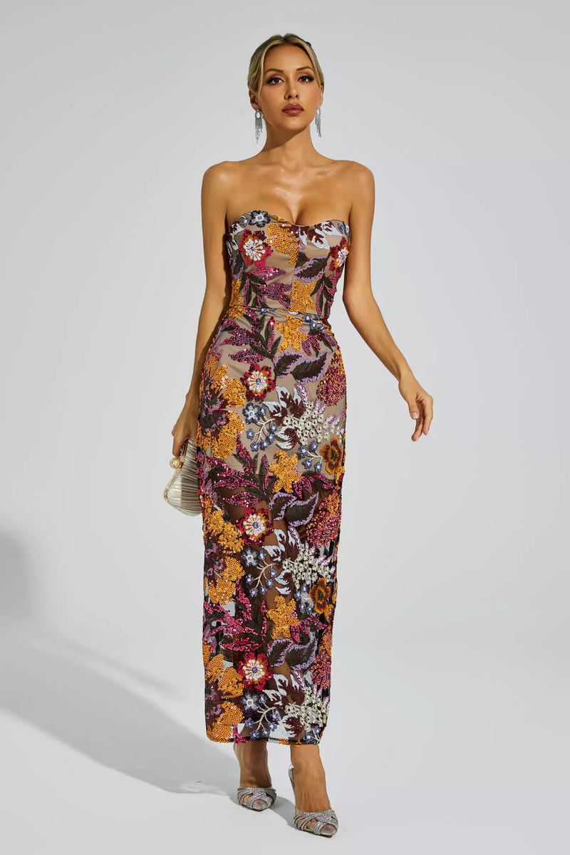 Gracefully Styled Dress for Any Occasion