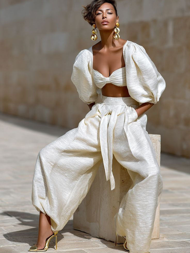 Effortlessly Elegant Pants with a Timeless Design