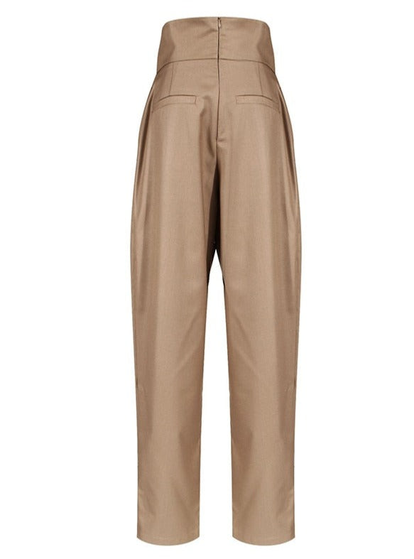 Well Tailored Pants with a Graceful Silhouette