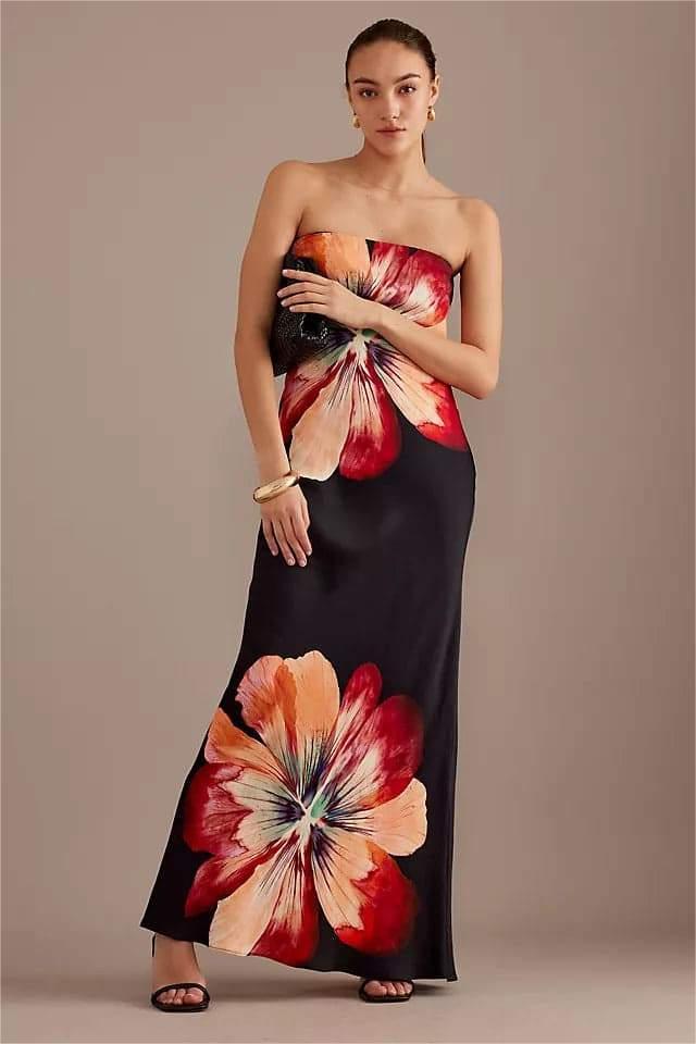 Well Tailored Dress with a Graceful Silhouette