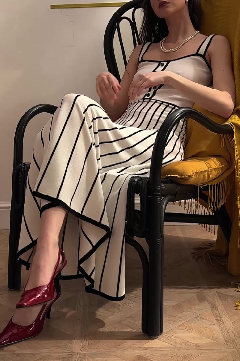 Sophisticated Dress with a Clean Classic Look
