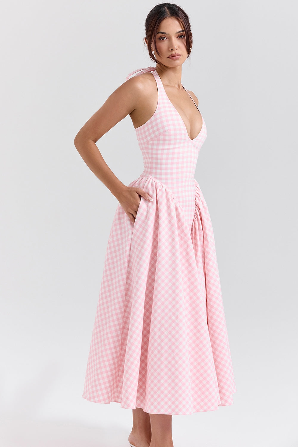 Gracefully Styled Dress for Any Occasion
