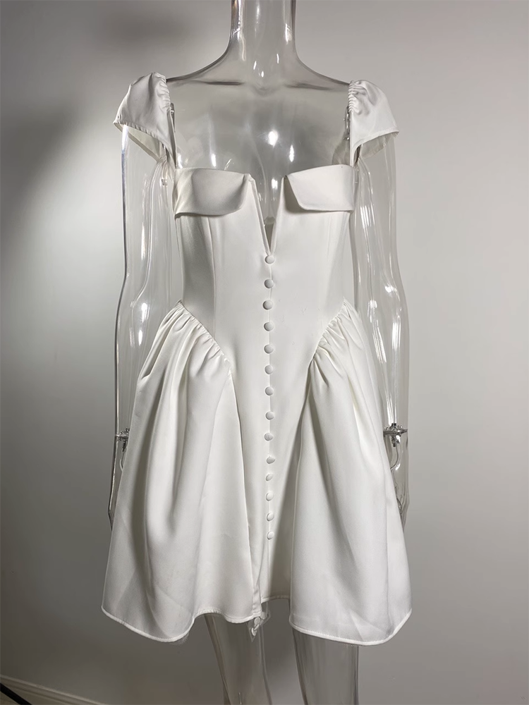 Beautifully Crafted Dress in a Classic Style