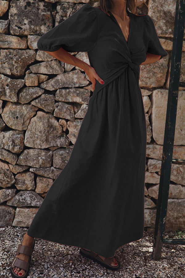 Beautifully Finished Dress in a Timeless Design