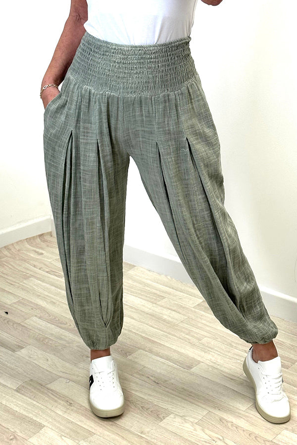 Elegantly Styled Pants for Everyday Wear