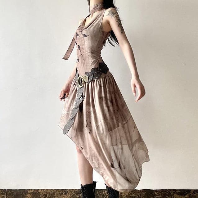 Beautifully Finished Dress in a Timeless Design