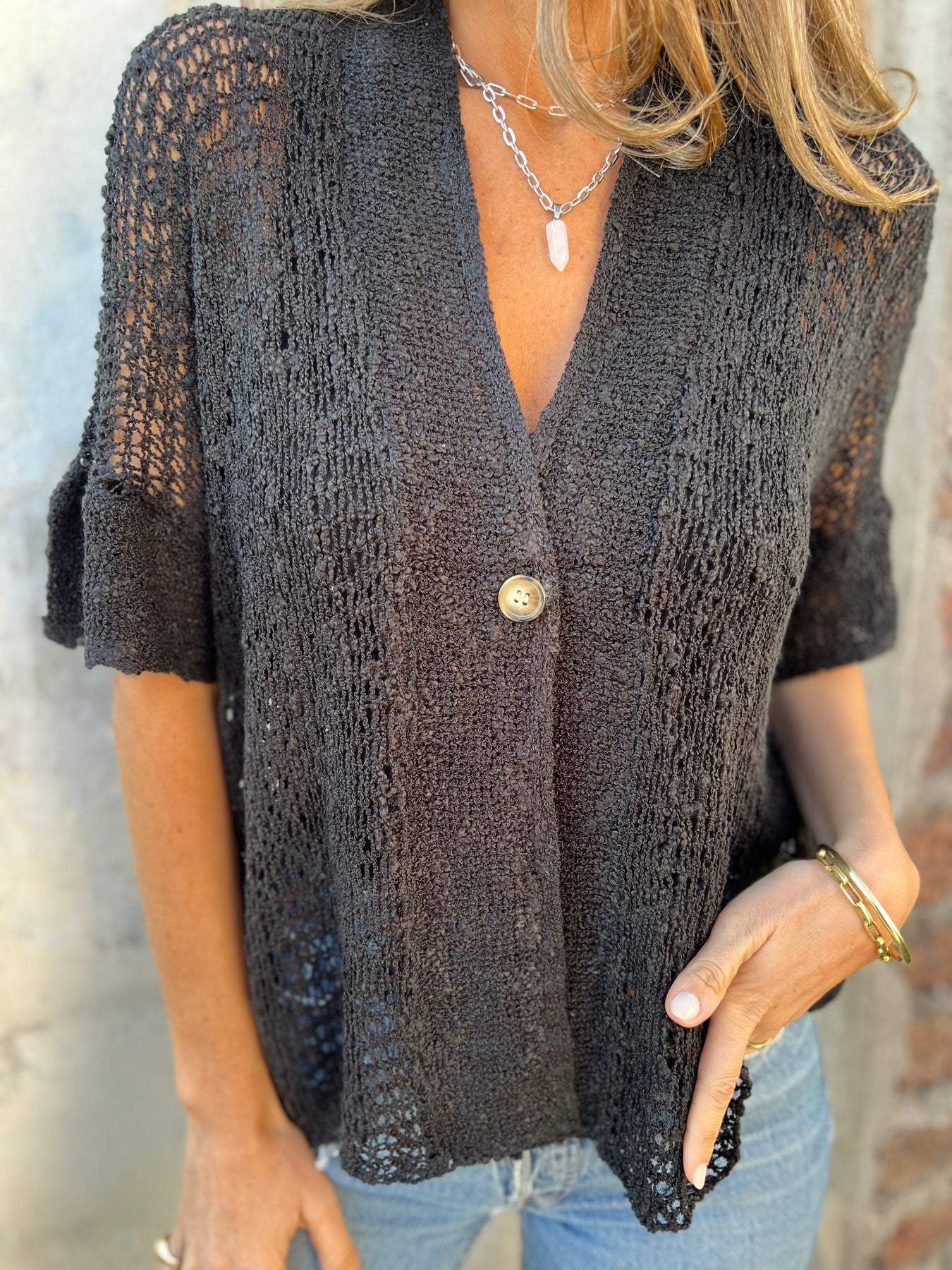 Well Tailored Cardigan with a Graceful Silhouette