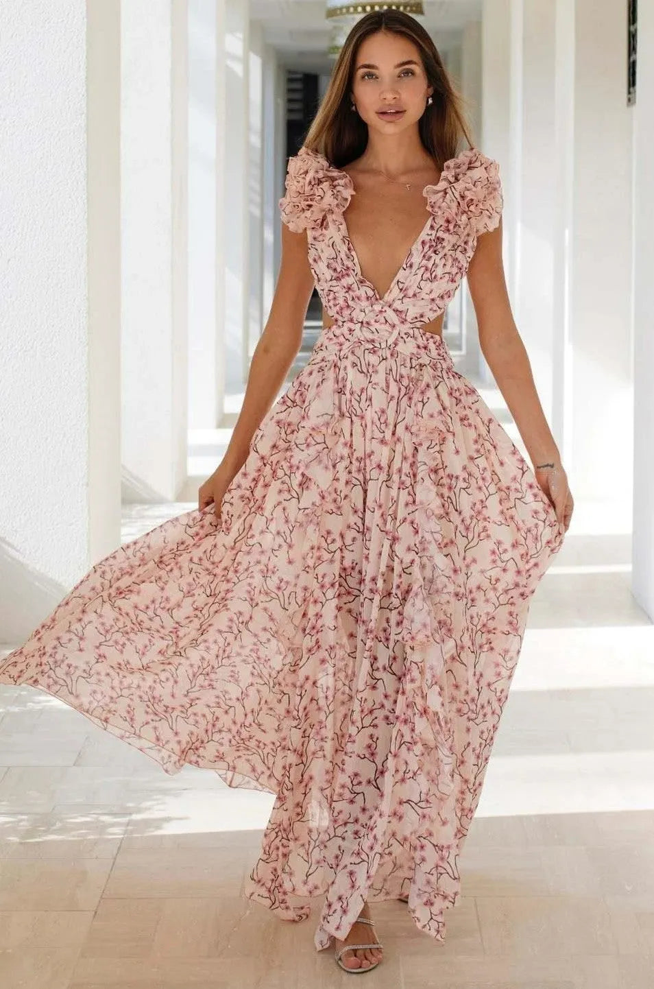 Gracefully Styled Dress for Any Occasion