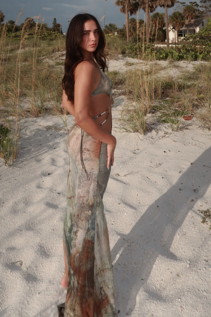 Beautifully Crafted Dress in a Classic Style