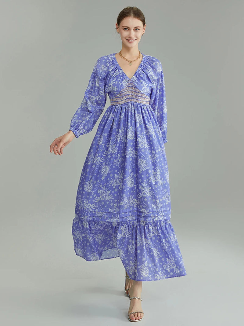 Beautifully Finished Dress in a Timeless Design