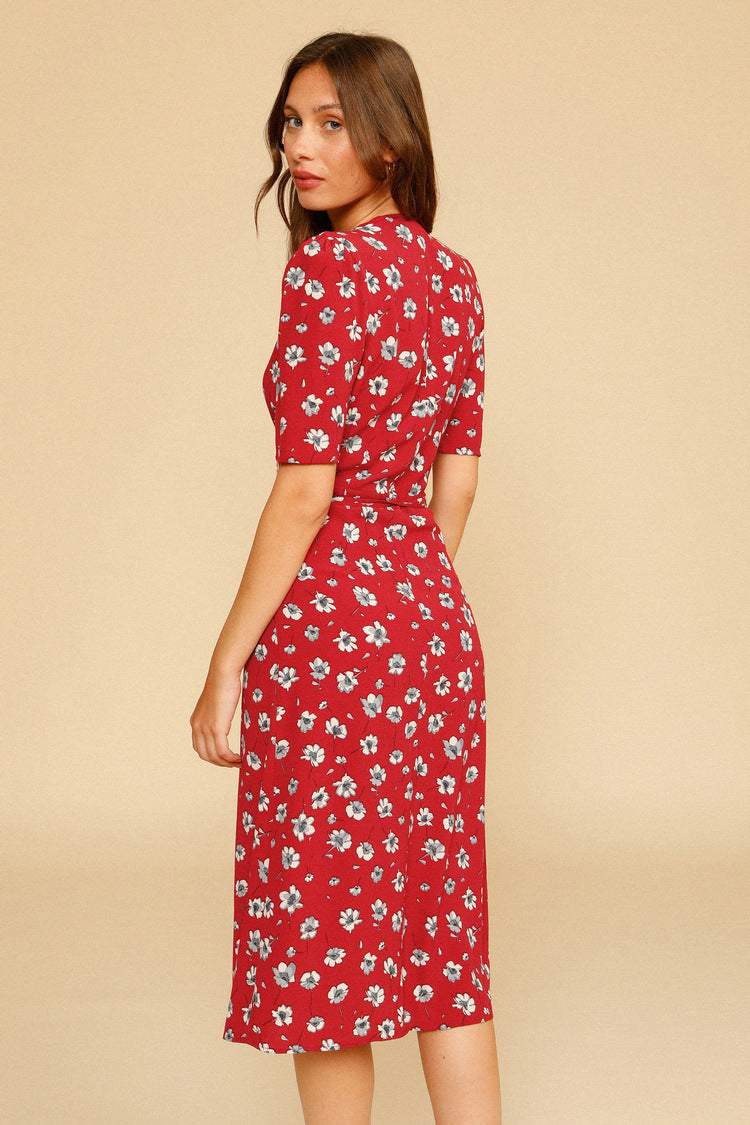 Classic Vintage Dress with a Flattering Fit