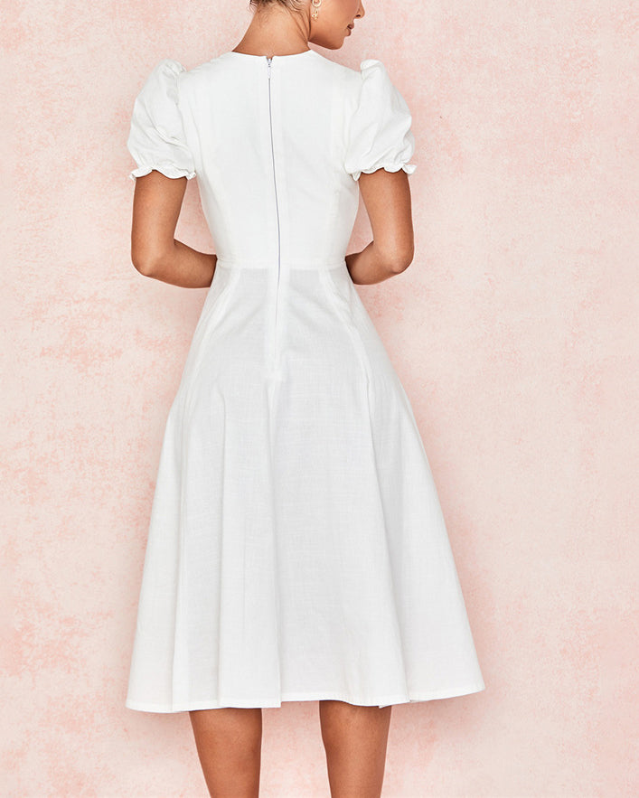 Beautifully Finished Dress in a Timeless Design