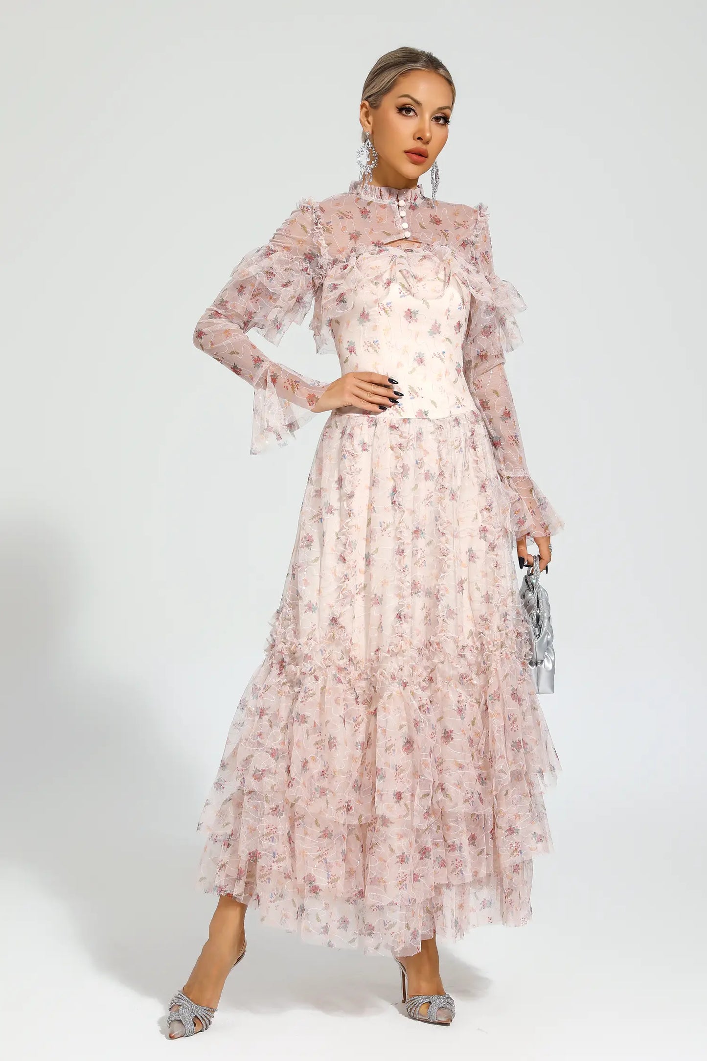 Gracefully Styled Dress for Any Occasion