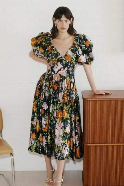 Polished Dress with an Effortless Classic Look