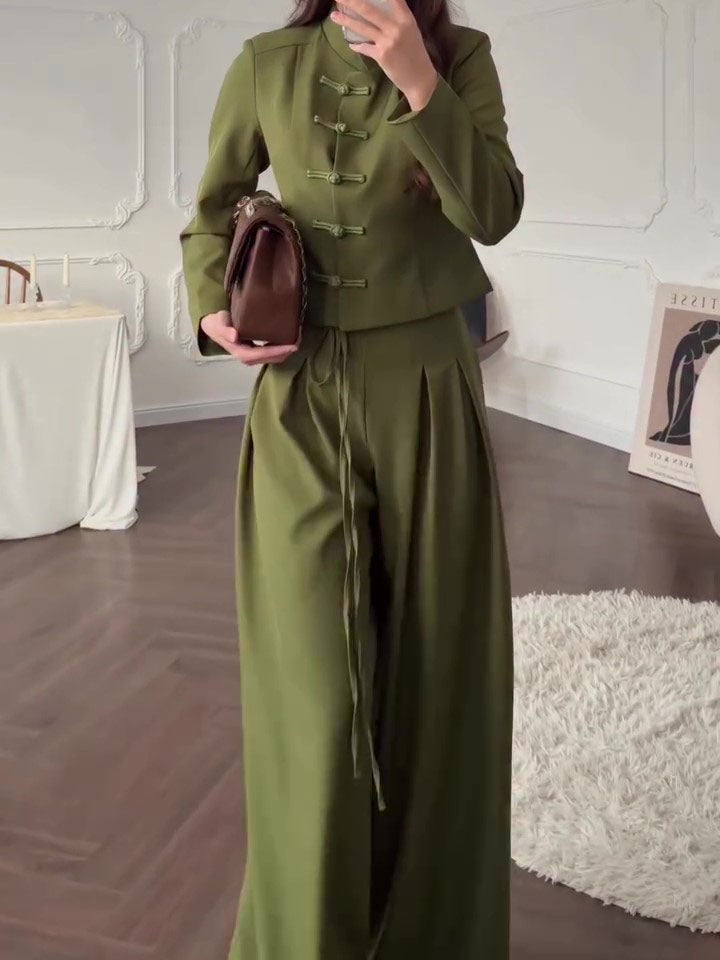 Classic Set with Timeless Appeal