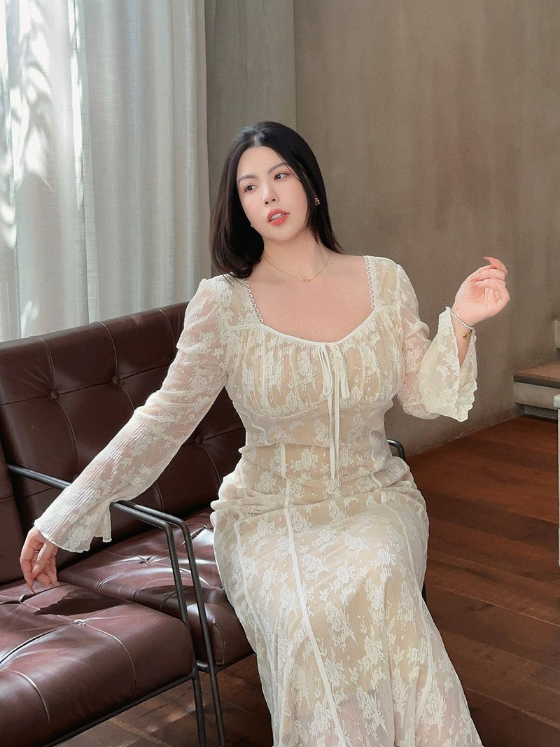 Sophisticated Dress with a Clean Classic Look