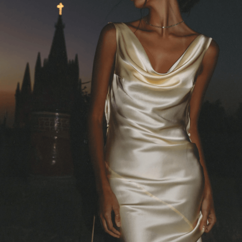 Classic Vintage Dress with a Flattering Fit