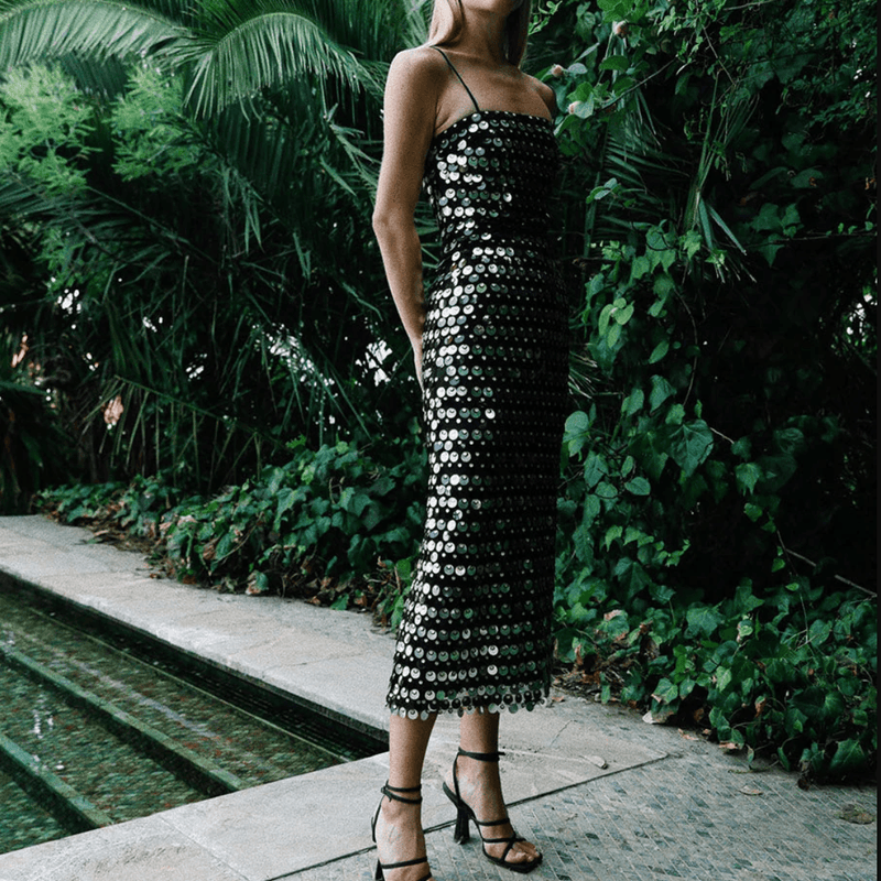 Beautifully Finished Dress in a Timeless Design