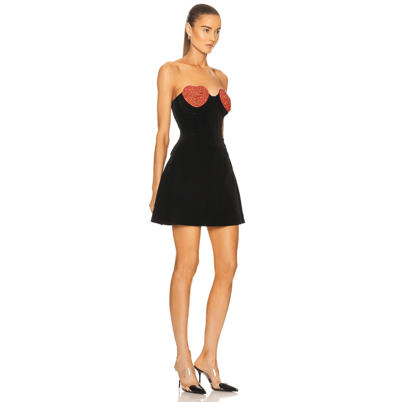 Well Tailored Dress with a Graceful Silhouette