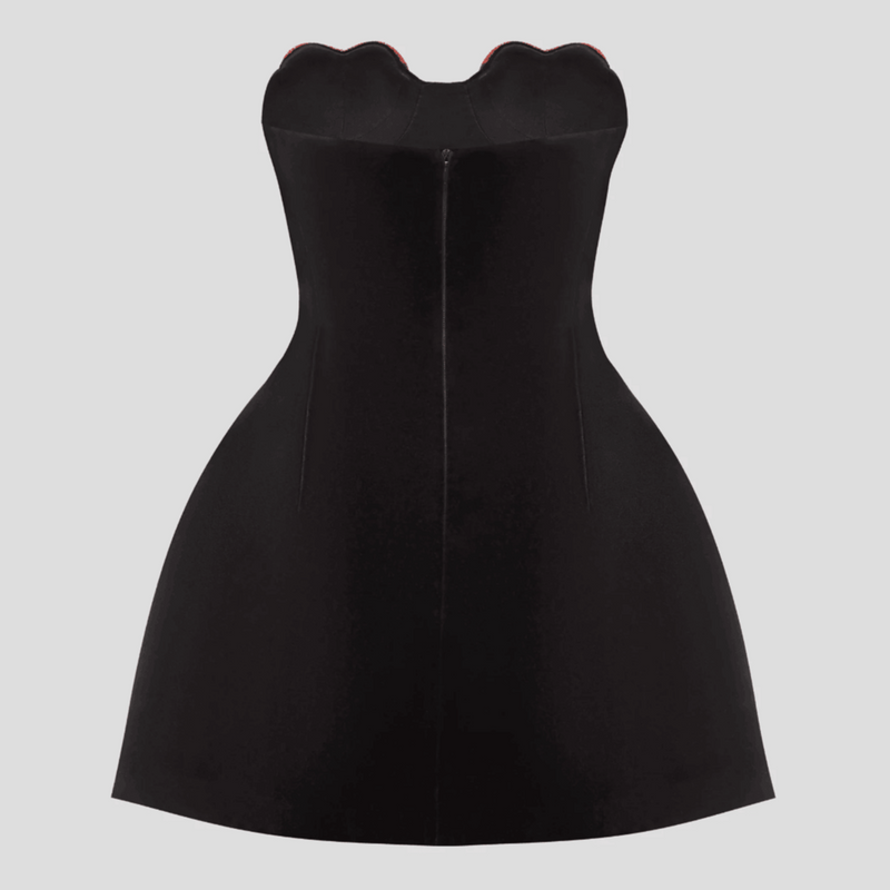 Well Tailored Dress with a Graceful Silhouette
