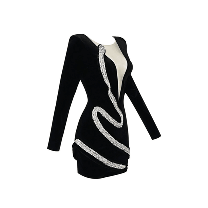 Well Tailored Dress with a Graceful Silhouette