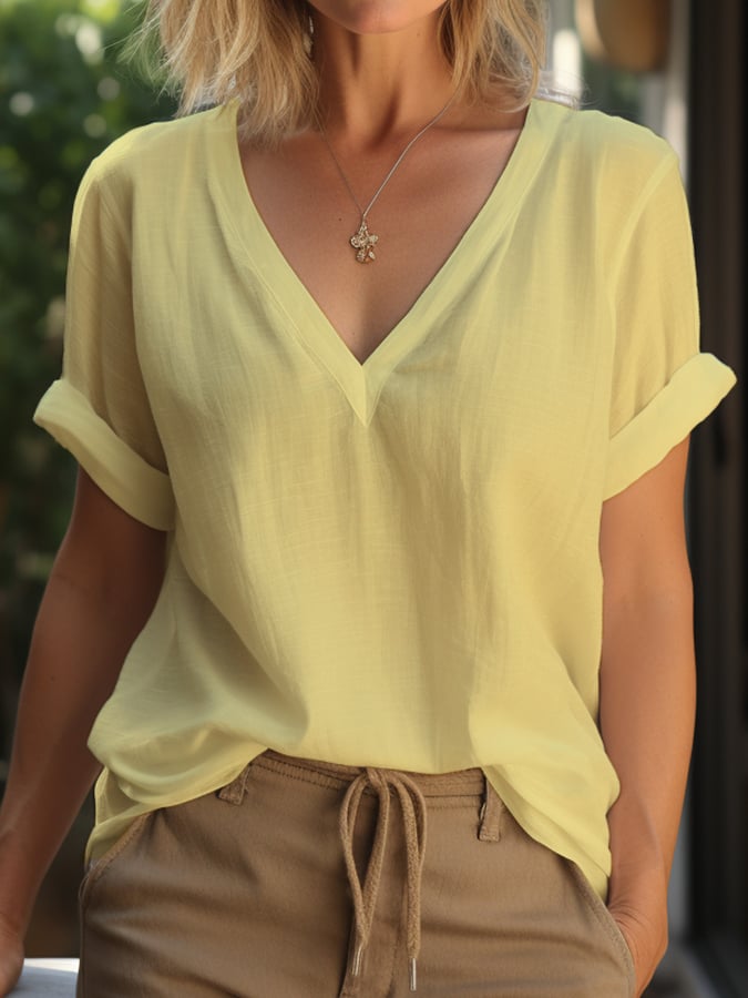 Effortlessly Elegant T-Shirt with a Timeless Design