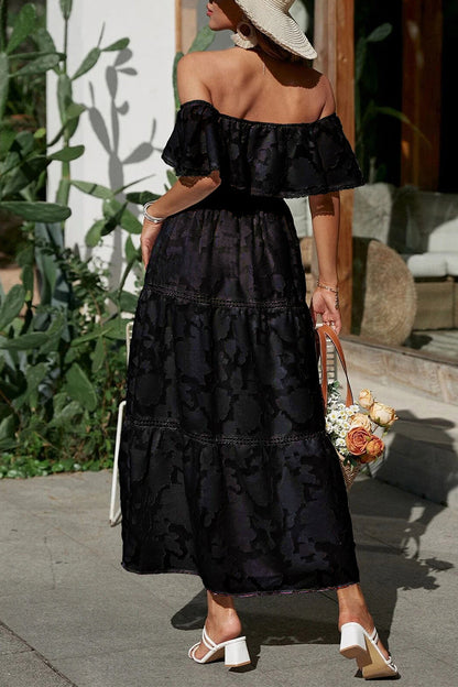 Effortlessly Elegant Dress with a Timeless Design