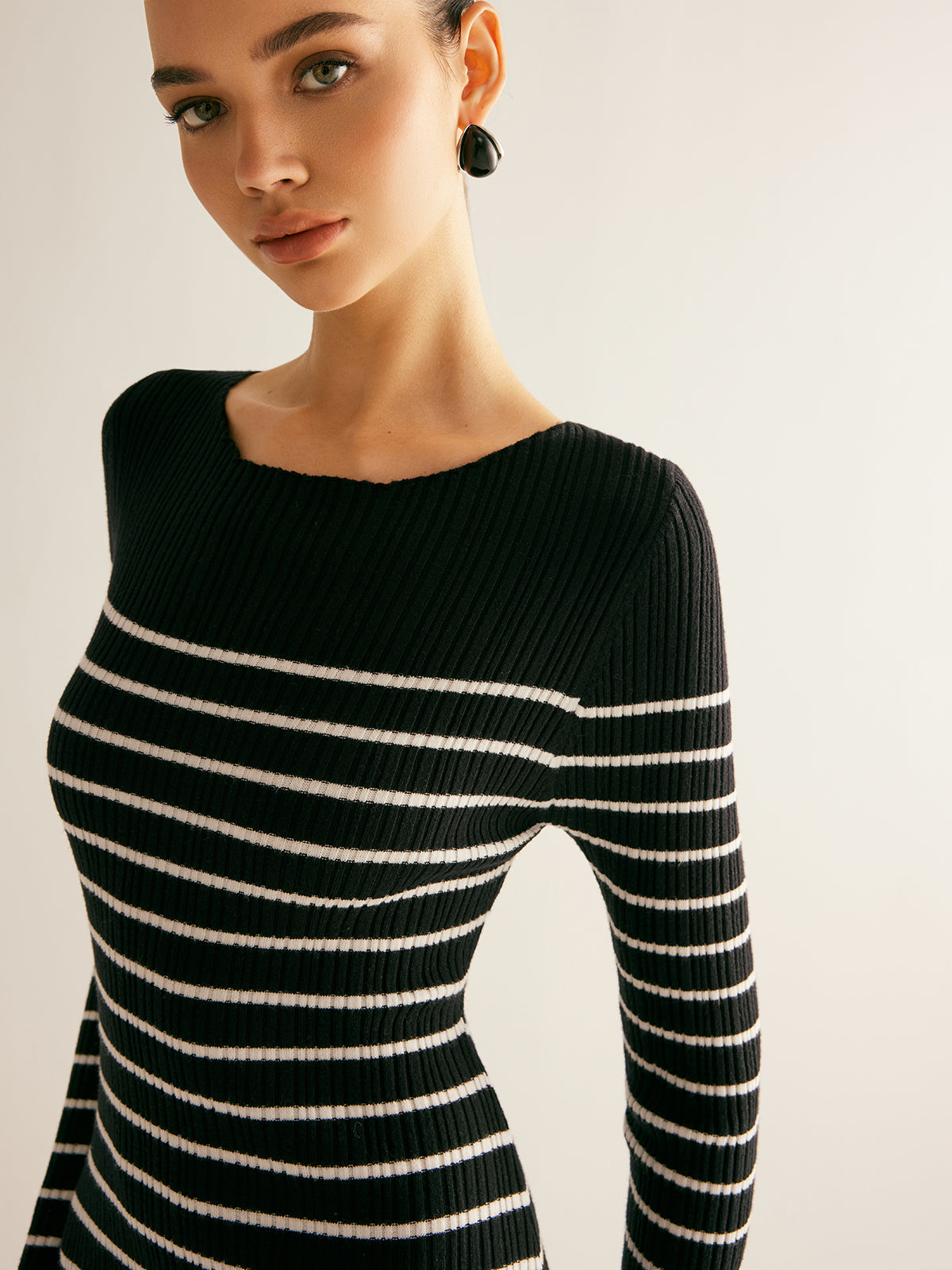 Classic Vintage Sweater with a Flattering Fit