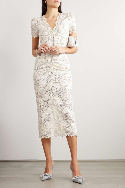 Classic Vintage Dress with a Flattering Fit