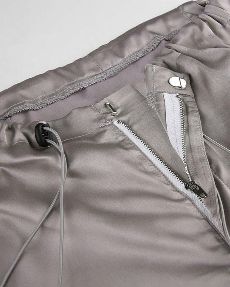 Effortlessly Elegant Pants with a Timeless Design