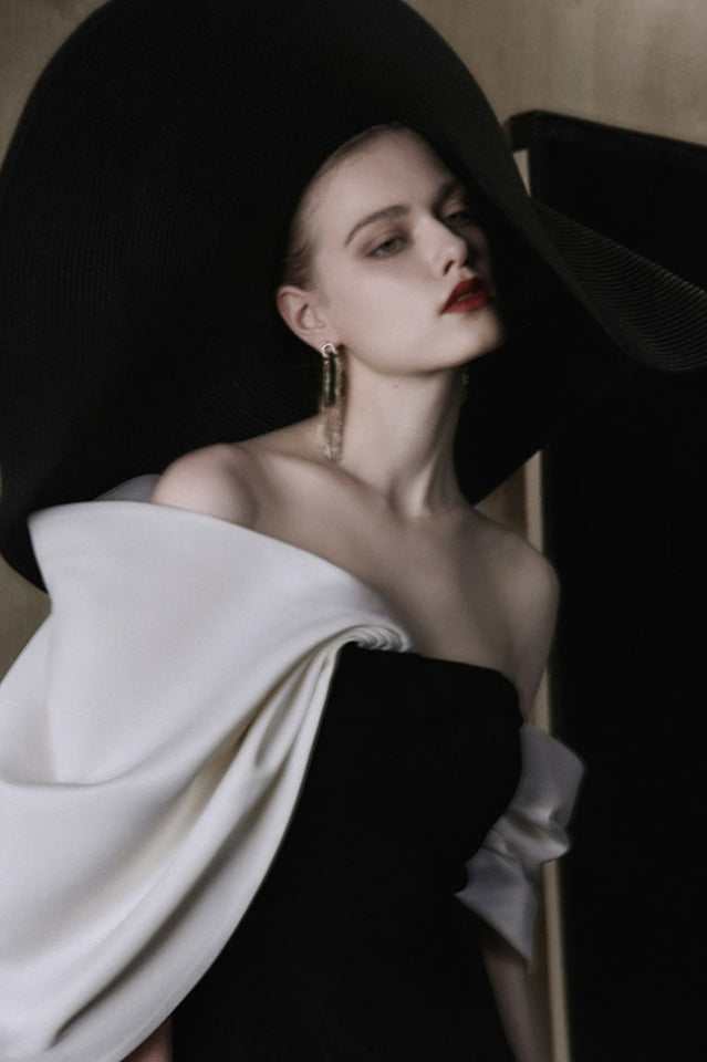 Well Tailored Dress with a Graceful Silhouette