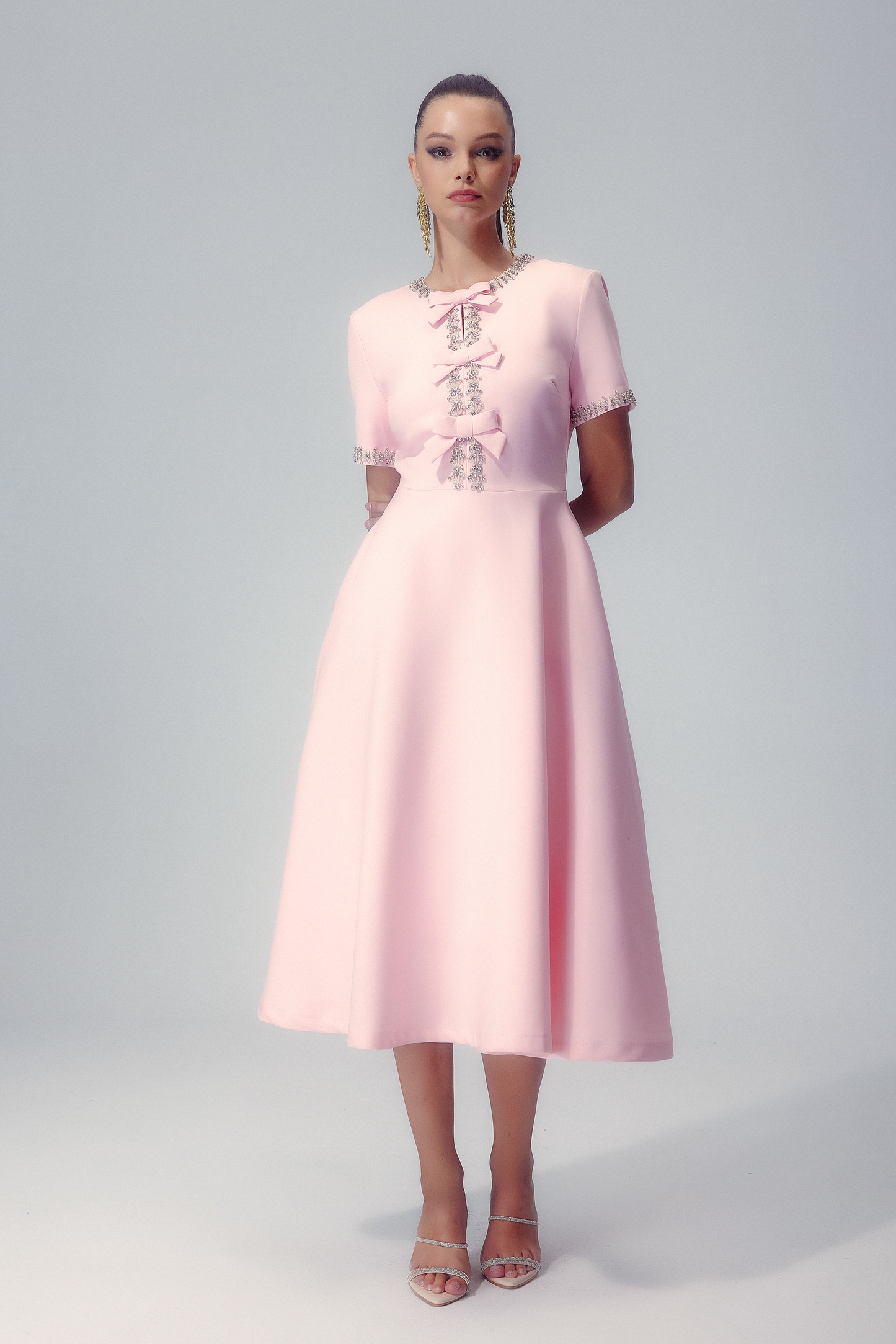 Beautifully Finished Dress in a Timeless Design