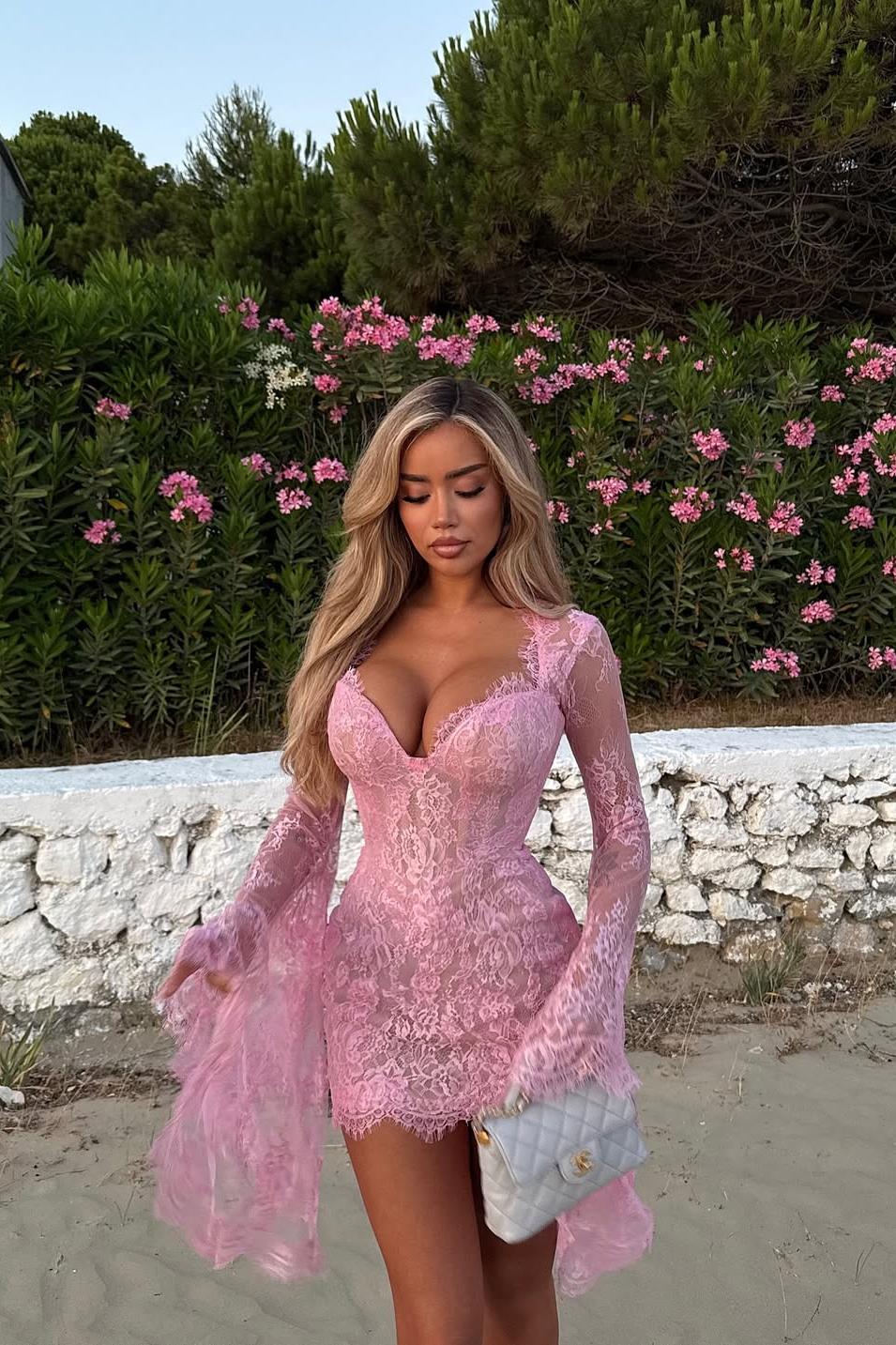 Gracefully Styled Dress for Any Occasion