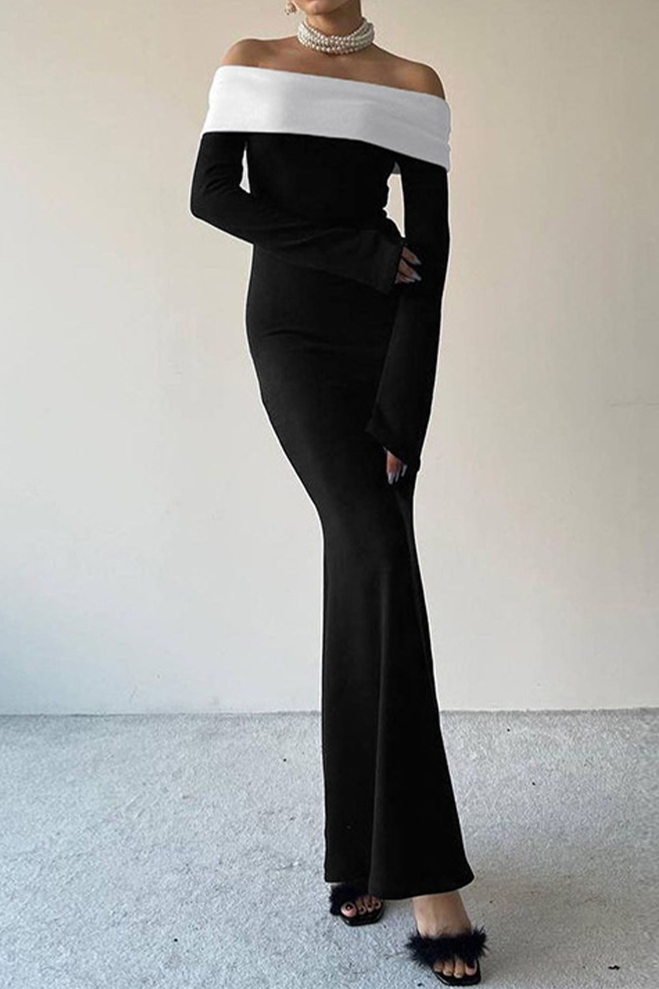 Effortlessly Elegant Dress with a Timeless Design